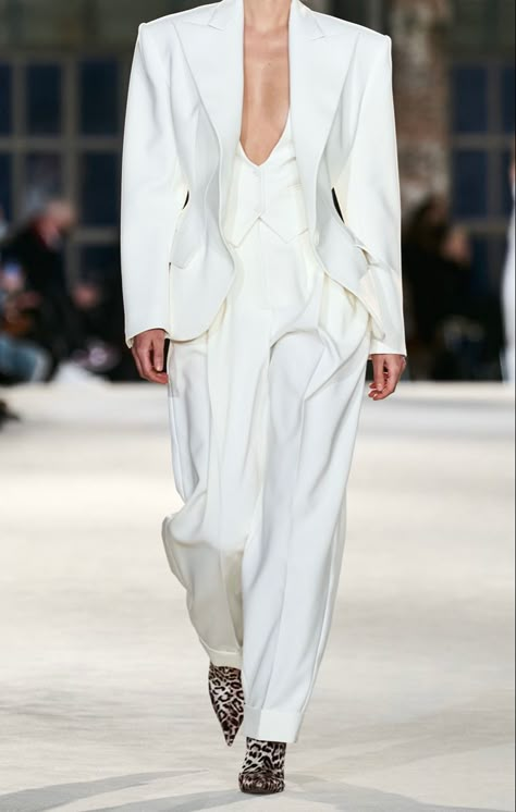 Fiesta Outfit, Expensive Clothes, White Suit, Alexandre Vauthier, Korean Fashion Dress, Power Dressing, Quiet Luxury, Suit Fashion, Office Outfits