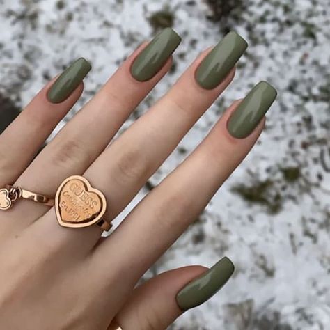 30 Trending Fall Nail Colors to Try in 2021 - The Trend Spotter Nail Paint Shades, Classy Acrylic Nails, Wedding Nails Design, Colorful Nail Designs, Popular Nails, Fall Nail Colors, Classy Nails, Cool Nail Designs, Green Nails