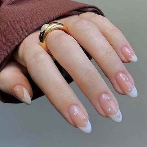 Short Press On Nails, May Nails, Gel Nails At Home, Pearl Nails, Almond Acrylic Nails, Almond Nail, Nails For Women, Oval Nails, Prom Nails