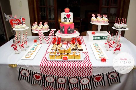 Fantastic dessert table at a New York birthday party! See more party ideas at… Nyc Theme Birthday Party, Nyc Bday, New York Birthday, Fantastic Dessert, New York Theme Party, Ny Party, Nyc Birthday, Party Buffet Table, Nyc Party