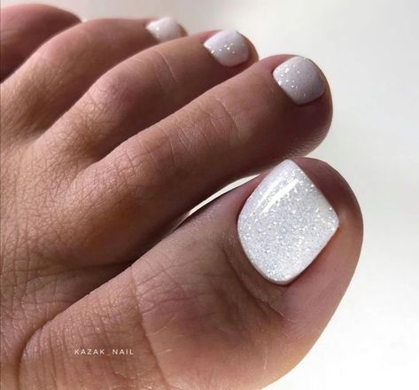 White Toe Nail, Glitter Toe Nails, Simple Toe Nails, Elegant Touch Nails, Pedicure Designs Toenails, Gel Toe Nails, Toe Nail Color, Pretty Toe Nails, Cute Toe Nails