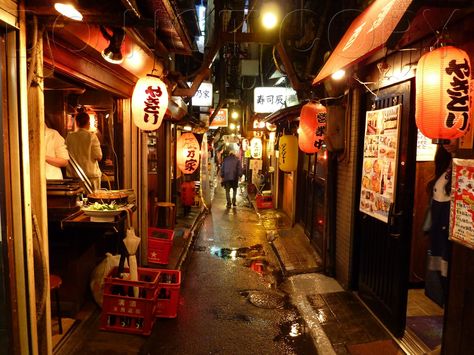 street stalls, yanaka ginza (ueno) Location Aesthetic, Cinematic Photos, Japan Wallpaper, Minecraft Japanese, Japanese Bar, Food Japan, Japanese Street Food, Shinjuku Tokyo, Bar Hopping