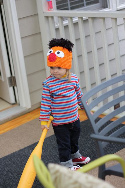 Ernie costume idea Family Sesame Street Costumes Diy, Diy Bert And Ernie Costume, Ernie And Burt Costume, Ernie Costume, Bert And Ernie Costume, Muppets Costume, Ernie Und Bert, Cookie Monster Costume, Halloween Costumes For Work