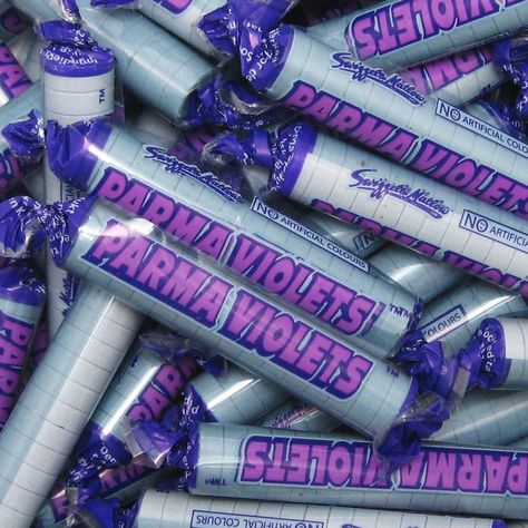 These were a #penny back in the day. Don't taste that great but they are #cheap and if you crunch a load together if get a proper fizz in your mouth #VeganSweets #OldSkool #Retro Nostalgia Food, 80s Sweets, British Nostalgia, Sweet Board, 80s Memories, Vintage Sweets, Higher Art, Wedding Party Bags, Parma Violets