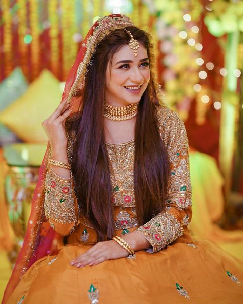 Nikah Hairstyles Bridal Hair, Lehnga Designs 2023, 2023 Lehenga, Haldi Poses, Mehndi Makeup, Eid Quotes, Baby Fancy Dress, Bridal Mehndi Dresses, Dior Atelier