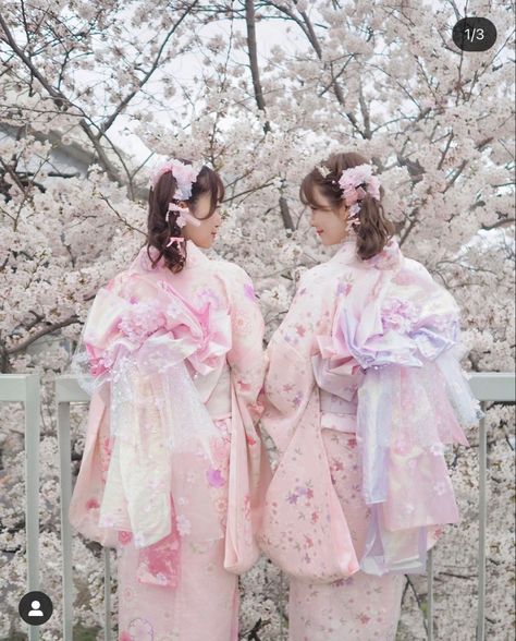 Cherry Blossom Festival Outfit, Pink Kimono Traditional, Kawaii Kimono, Pretty Kimono, Pretty Kimonos, Kimono Traditional, Winter Kimono, Asian Style Dress, Japanese Traditional Clothing