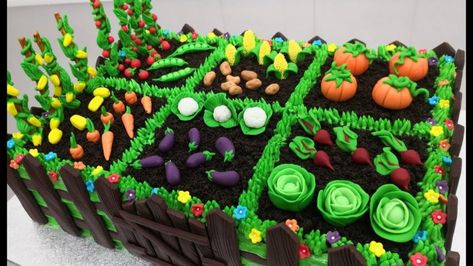 Garden Cakes and Flower Cupcake Ideas | Family Food Garden Garden Cake Ideas, Allotment Cake, Vegetable Garden Cake, Garden Theme Cake, Decorate Your Own Cake, Garden Cupcakes, Sponge Cake Filling, Succulent Cupcakes, Vegetable Cake