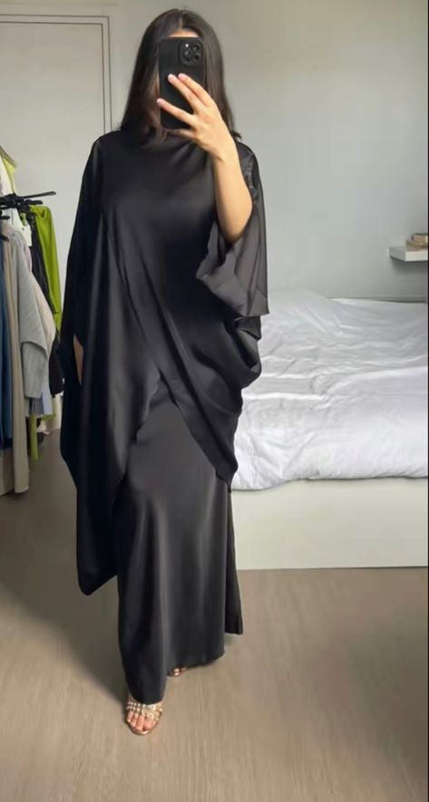 Modest Essentials, Muslim Girl Outfits, Modest Long Dresses, Designer Dresses Elegant, Maquillage Yeux Cut Crease, Modest Dresses Fashion, Lover Dress, African Fashion Skirts, Mode Turban