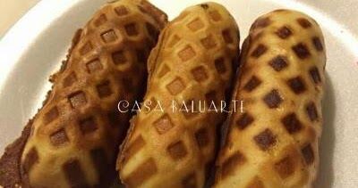 Waffle Hot Dog, Waffle Hotdog, Filipino Snack, Hot Dog Snack Savory Waffles, Waffles Easy, Waffles Maker, Waffle Mix, Crepe Recipes, Waffle Recipes, Pancakes And Waffles, Dog Recipes, Filipino Recipes