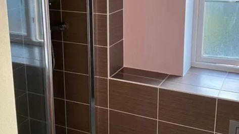 Brown Tile Bathroom Ideas, Brown Tile Bathroom Ideas Color Palettes, Brown Tiles Bathroom, Brown Bathroom Tiles, Bathroom With Brown Tile, Brown Bathroom Tile, Bathroom Brown Tile, Brown Tile Bathroom, Grey Mosaic Tiles