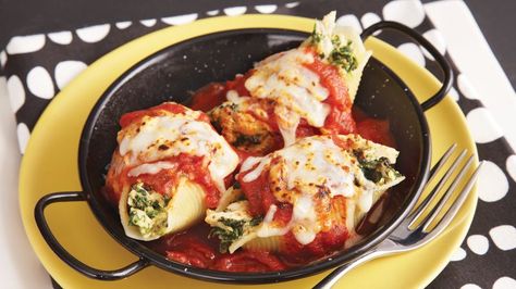 Artichoke Stuffed Shells, Christmas Appetizer Recipes, Arrabbiata Sauce, Artichoke Stuffed, Chicken Stuffed Shells, Mummy Recipes, Stuffed Shells Ricotta, Christmas Appetizer, Jumbo Pasta Shells