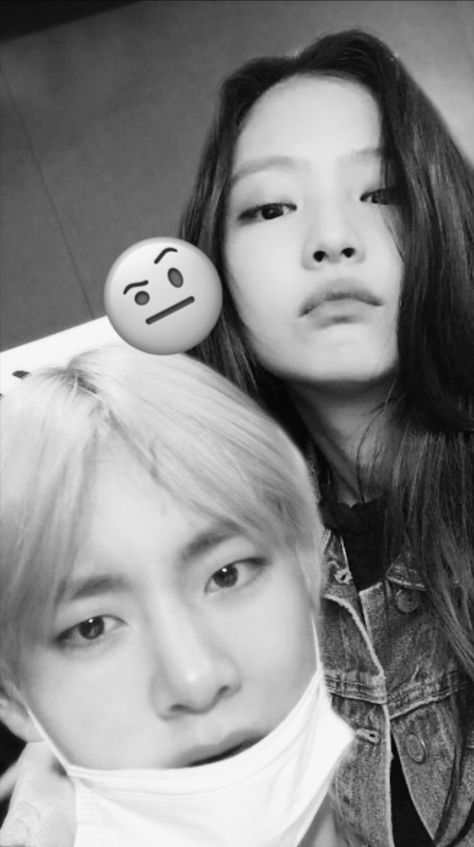 Taehyung and Jennie (Taennie) ❣️ I ship them so bad so I tried editing but I know it's not that good. Jennie Y Taehyung, Taennie Ship, Taennie Couple, Jennie And Taehyung, Jennie Taehyung, Best Instagram Posts, Bts X Blackpink, Taehyung Aesthetic, Baby Park