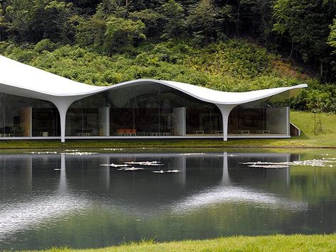 Some of the creations of the Japanese architect, who has been awarded the 2013 Pritzker architecture prize Serpentine Pavilion, Toyo Ito, Kengo Kuma, Japanese Architect, Roof Architecture, Organic Architecture, Modern Architecture House, Japanese Architecture, Sendai