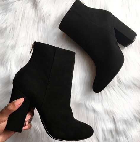 Must-Have Fall Booties Under $200 - Le Fab Chic قلادات متدلية, Fashion Shoes Heels, Cute Shoes Heels, Shoes Heels Classy, Fall Booties, Heels Classy, Trending Boots, Fancy Shoes, Girly Shoes