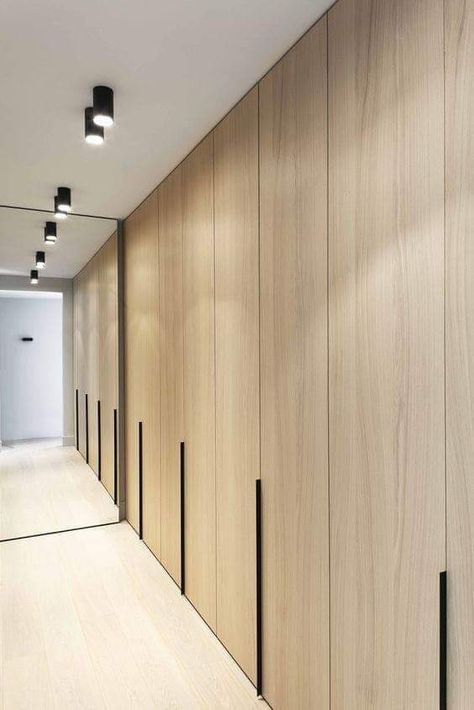 Hall Closets, Vstupná Hala, Swim School, Interior Design Per La Casa, Contemporary Villa, Wall Designs, Bedroom Wardrobe, Design Del Prodotto, Wardrobe Doors