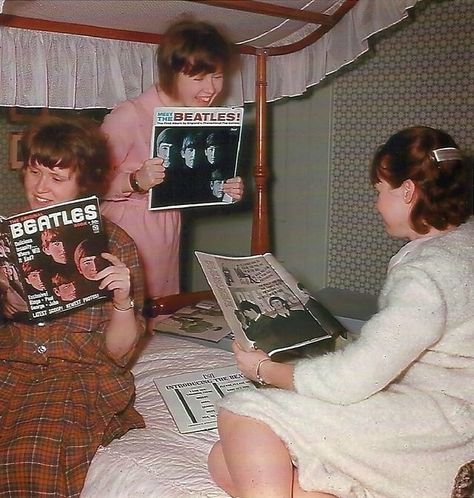 Girls rock 60s Aesthetic, Fran Fine, Bug Boy, New Music Releases, About History, Beatles Fans, Swinging Sixties, Old Music, The Fab Four