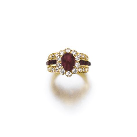 van cleef and arpels ||| ring ||| sotheby's ge1812lot9qxnben Van Cleef Ring, Antique Wedding Rings Vintage, Fashion Girly, Brown Rings, Jewelry Girl, Ruby And Diamond Ring, Van Cleef And Arpels, Antique Wedding Rings, Diamonds Jewelry