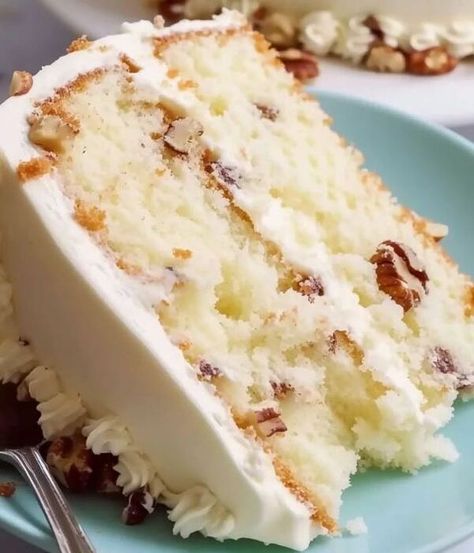 Recipes Global - 🥥 🍰 Coconut Pecan Cake with Cream Cheese... Cake Mix Italian Cream Cake, Banana Cobbler, Italian Cream Cheese Cake, Preacher Cake, Budwig Diet, Cook Desserts, Italian Cream Cake Recipe, Creme Cake, Vanilla Extract Recipe