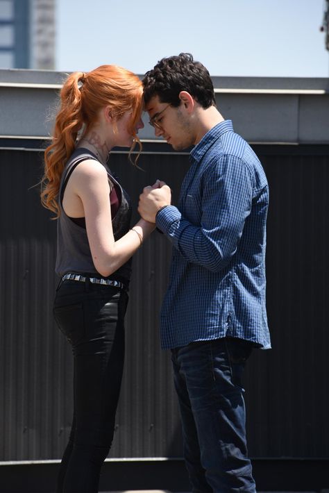 Simon And Clary, Clary And Simon, Alberto Rosende, Shadowhunters Cast, Kat Mcnamara, Simon Lewis, Shadowhunters Tv Show, Elisha Cuthbert, Shadowhunters The Mortal Instruments