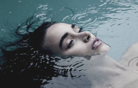 Beauty Fotografie, Water Fashion, Fashion Beauty Photography, Photos Originales, Australian Photographers, Shotting Photo, Photographie Inspo, Photography Tips For Beginners, Water Photography