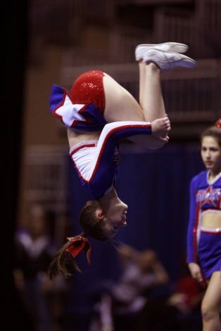 back tuck Vision Board Layout, Cheerleading Skills, Cheer Flexibility, Netflix Party, Single Photoshoot, Back Handspring, Jenny Kim, Board Layout, Sports Motivation