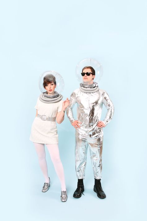 Pull Orange, Easy Couples Costumes, Cute Couples Costumes, Space Costumes, Keiko Lynn, Astronaut Costume, Space Suits, Halloween 23, Duo Costumes