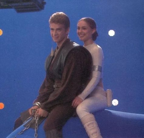 Hayden Christensen And Natalie Portman, Natalie Portman Star Wars, Star Wars Attack Of The Clones, Star Wars Padme, Star Wars Cast, Anakin And Padme, Star Wars Anakin, Padme Amidala, Attack Of The Clones