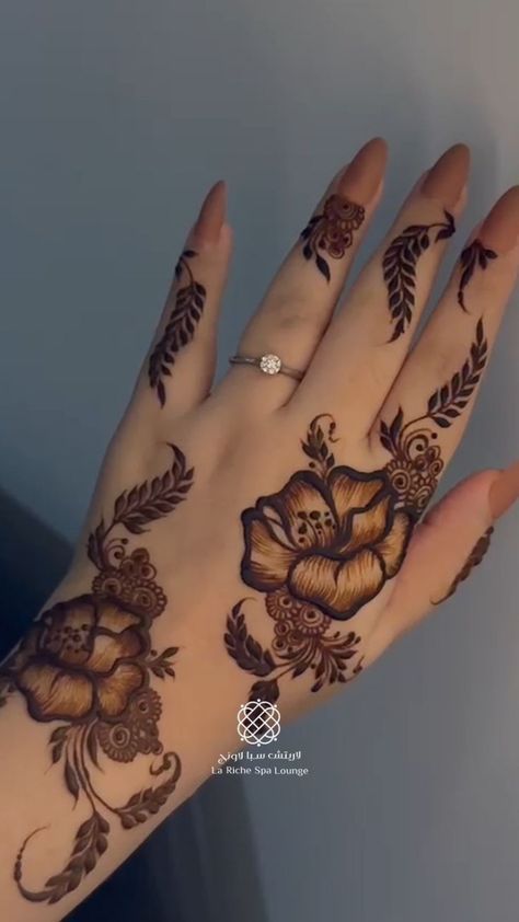 Latest Arabic Mehndi Design, Eid Mehndi Designs Arabic Easy, Mehandi Designs For Eid 2024, Henna Designs For Eid 2024, Heena Design Arabic Back Hand, Mehendi Designs For Eid 2024, Arabic Mehndi Design Simple, Henna Disgn For Eid, New Eid Mehndi Designs 2024