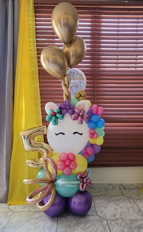 Unicorn Balloon Ideas, Unicorn Theme Balloon Garland, Unicorn Theme Balloon Decoration, Unicorn Balloon Bouquet, Unicorn Balloon Arrangement, Unicorn Party Balloons, Balloon Unicorn, Pretty Balloons, Twisting Balloons