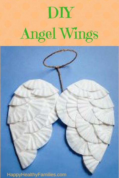 These easy DIY Halloween angel wings can be made quickly. A great last minute Halloween costume for kids. All you need are the wings and a white sheet or dress. Paper Angel Wings, Creative Halloween Costumes Diy, Nativity Costumes, Angel Wings Costume, Diy Angels, Angels Wings, Paper Angel, Christmas Pageant, Hallowen Ideas