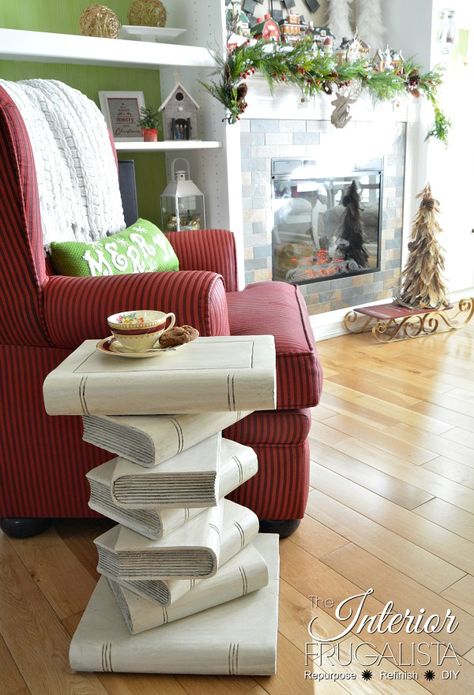 . Books Table, Stacking Books, Book Furniture, Library Furniture, Book Table, Wood End Table, Casa Country, Diy Furniture Renovation, Diy Cardboard Furniture