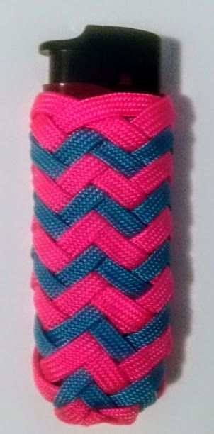 DIY Paracord lighter wrap in pineapple style paracordguild.com Paracord Lighter Wrap Tutorials, Paracord Lighter Wrap, Lanyard Patterns, Lighter Wrap, Paracord Projects Tutorials, 550 Cord Projects, Cord Crafts, Cord Projects, Paracord Lanyard