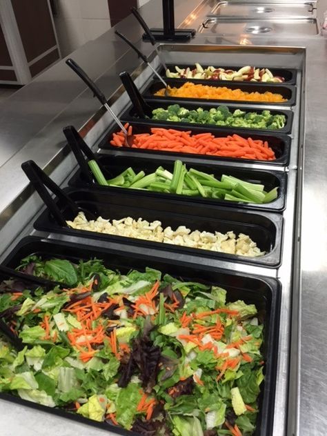 Variety at Cambridge Isanti High School High School Cafeteria Food, Boarding School Food, Salad Bar Ideas, School Food Ideas, Private Boarding School, High School Lunches, High School Cafeteria, School Cafeteria Food, Boarding School Life