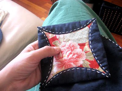 clutterpunk: Japanese kaleidoscope quilting... the slow burn. Folded Patchwork, Jeans Projects, Kimono Ideas, Applique Jeans, Indigo Quilt, Patchwork Tutorial, Quilt Big, Charm Pack Quilts, Sewing Quilts