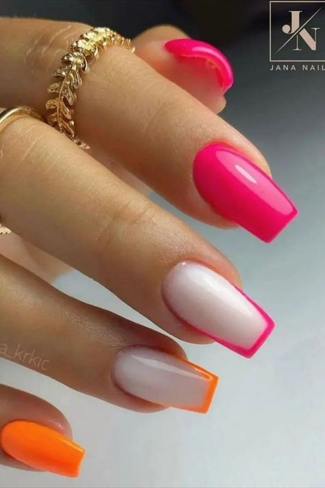 Neon Pink Nails Design, Nails Fucsia, Nails Types, Pink And Orange Nails, Fall Nail Idea, Nail Art Winter, Cc Nails, Women Nail Art, Nail Art Idea