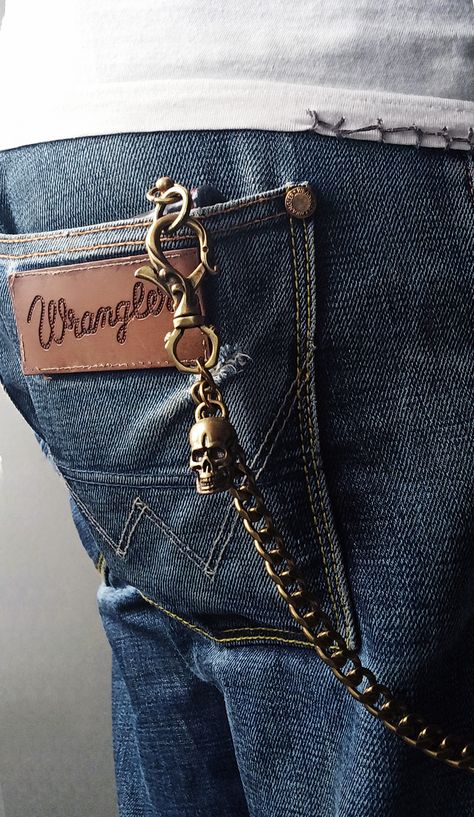 Wallet Chain Outfit Men, Wallet Chains, Punch In The Face, Mens Bootcut Jeans, Mens Gear, Chain Wallet, Mini Things, Style And Grace, Mens Accessories Fashion