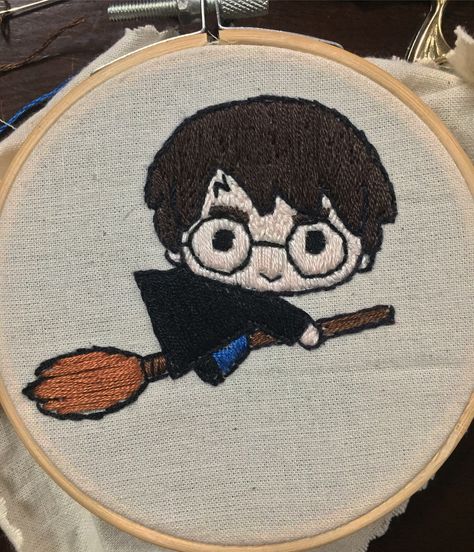 Embroidery Harry Potter Pattern, Harry Potter Embroidery Designs, Broderie Harry Potter, Embroidery Harrypotter, Harry Potter Embroidery Patterns Free, Harry Potter Embroidery Patterns, Hogwarts Embroidery, Embroidery Harry Potter, Harry Potter Embroidery