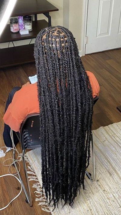 Indie Locs, Small Soft Locs, Faux Locs Colored, Distressed Faux Locs, Distressed Locs, Soft Locs, Big Box Braids Hairstyles, Black Ponytail Hairstyles, Faux Locs Hairstyles