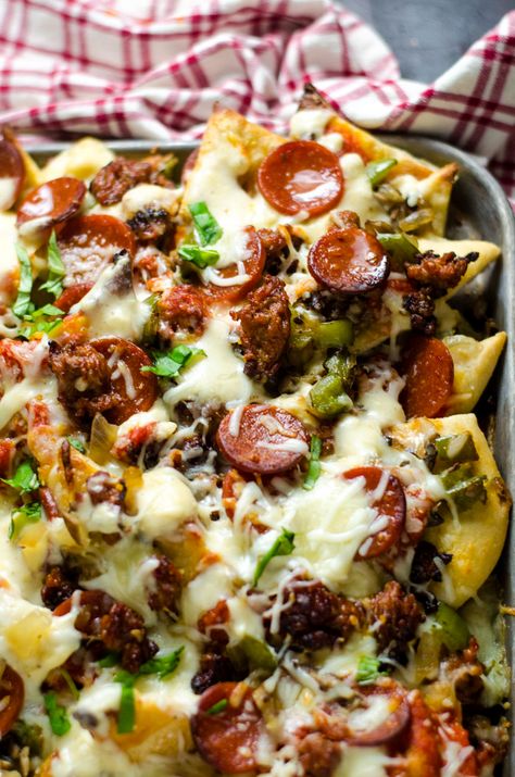 Loaded Pizza Nachos with Creamy Garlic White Sauce. All of your favorite pizza toppings on easy-to-make pizza crust chips. This is the ultimate appetizer. | hostthetoast.com Stuffed Shells Without Ricotta, Garlic White Sauce, Pizza Nachos, Spice Blends Recipes, Ricotta Recipes, Stuffed Shells Recipe, Fries Recipe, White Sauce, Creamy Garlic