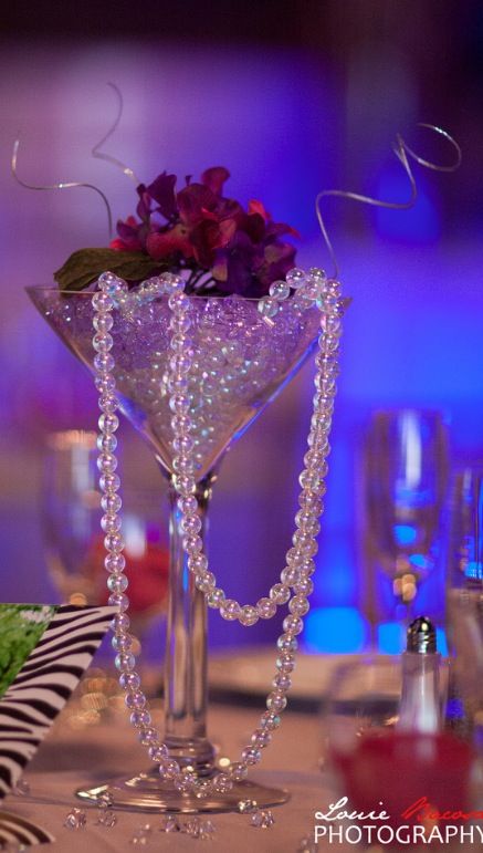 Fashion Martini Glass Centerpiece Centerpiece Party Ideas, Martini Centerpiece, Martini Glass Centerpiece, Centerpiece Party, Deco Rose, Denim And Diamonds, Glass Centerpieces, Event Table, 60th Birthday Party