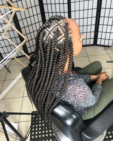 TAMPA , FLORIDA on Instagram: “EZBRAID hair from @hair4thelow, 3 packs” Pineapple Braids Hairstyles, Pineapple Braids, Box Braid Hair, Cornrow Braids, Blonde Box Braids, Big Box Braids, Short Box Braids, Braid Wig, Jumbo Box Braids