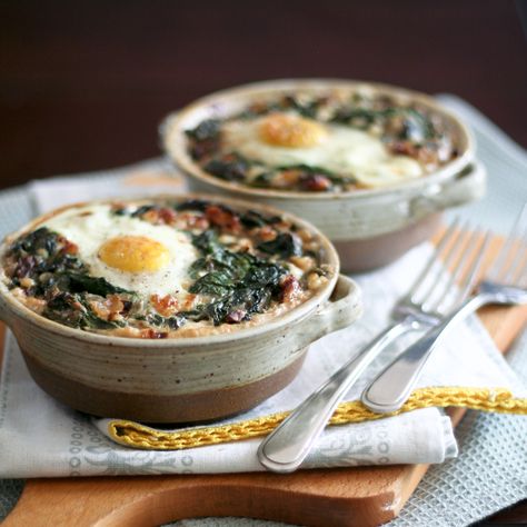 Spinach and Buckwheat Egg Bake - buckwheat groats, amaranth, chia seeds, spinach, onion, cottage cheese, cheddar cheese, nutmeg, walnuts, eggs Egg Bakes, Light Dinners, Breakfast Favorites, Spinach Bake, Buckwheat Recipes, Baked Eggs Recipe, Buckwheat Groats, Egg Bake, Veggie Food