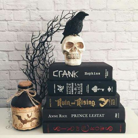 Halloween Book Photography Instagram, Bookstagram Inspiration, Book Instagram, Beautiful Book Covers, Book Inspiration, Book Photography, Love Reading, Instagram Inspiration, Book Aesthetic