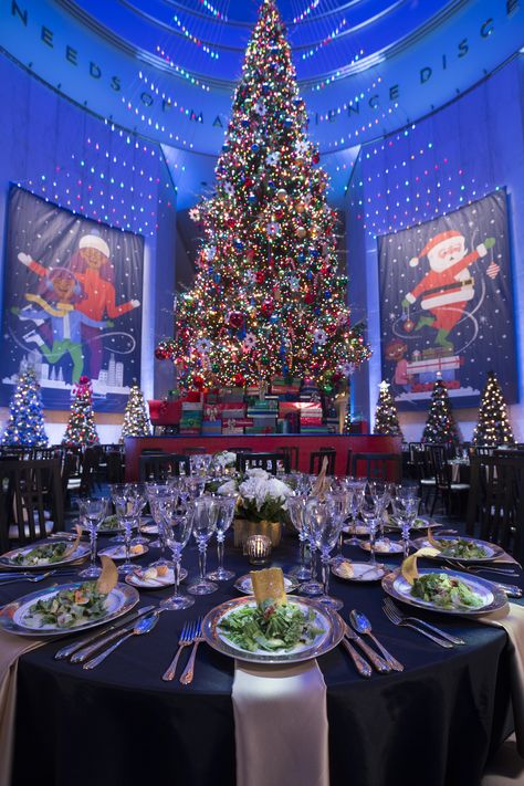 The Museum of Science & Industry's corporate holiday gala featured holiday lights and decorations in every corner! Corporate Christmas Party Ideas, Lauren Blakely, Holiday Event Decor, Corporate Christmas Party, Christmas Gala, Holiday Party Inspiration, Gala Decorations, Graduation Dinner, Corporate Christmas Parties