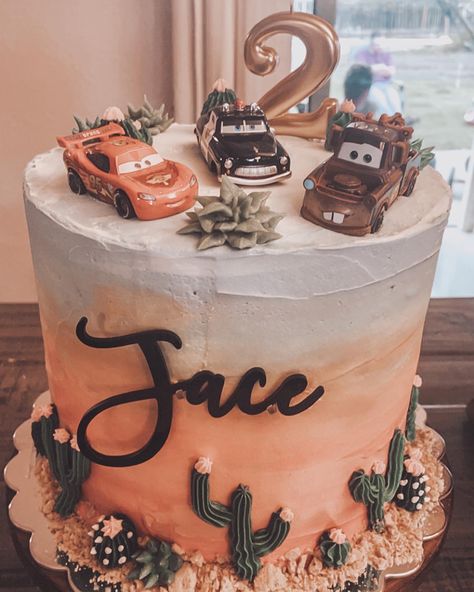 Pixar Cars Birthday Cake Diy, Disney Cars Birthday Cake Diy, Disney Cars Birthday Cake Buttercream, Cars Movie Theme Cake, Cars Cake Diy, Cars The Movie Cake, Cars First Birthday Cake, Cars Themed Cupcakes, Lighten Mcqueen Birthday Cake