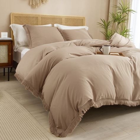 PRICES MAY VARY. 100% SOFT MATERIAL: This lightweight taupe bedding set is made of 100% brushed microfiber fabric, will be warmer and softer after cleaning. You can craft a sense of warm and invite comfort in any space of you room with this cute charming camel minimalist comforter set. BOHO TASSEL FRINGE DESIGN: The edge of our boho khaki fringe tassel comforter is decorated with tassel design. It's all-match fringe tassel border that blends effortlessly into any style and atmosphere. QUEEN SIZE Taupe Bedding Sets, Bedding Sets Modern, Taupe Comforter, Brown Comforter Sets, Brown Comforter, Comforter Sets Boho, King Size Comforter Sets, Earthy Bedroom, King Size Comforters