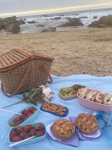 #beach #picnic Beach Picnic Date Aesthetic, Beach Picnic Basket, Beach Picnic Aesthetic, Picnic Core, Birthday At The Beach, Summer Picnic Party, Beachy Birthday, Visualization Board, Picnic Vibes