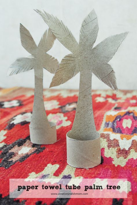 Crete Paper Decorations, Tropical Wall Decor Ideas, Palm Tree Paper Craft, Diy Palm Tree Decorations, Paper Palm Tree, Palm Tree Crafts, Passover Crafts, Paper Flower Wall Hanging, Paper Towel Crafts