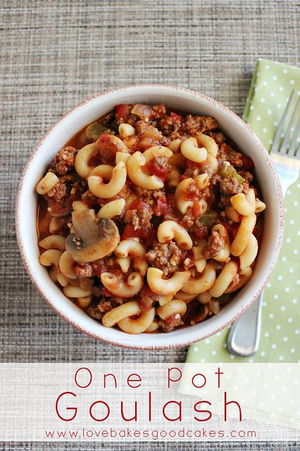 One Pot Goulash - family-friendly and economical! One Pot Goulash, Love Bakes Good Cakes, Good Cakes, Goulash Recipes, Pasta Pizza, Goulash, Beef Dishes, Ground Beef Recipes, One Pot Meals