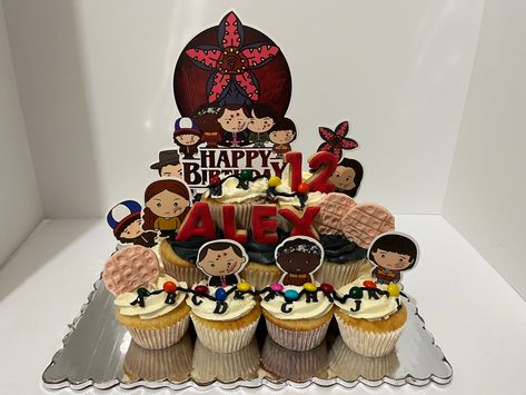 Cupcakes Stranger Things, Stranger Things Cupcakes, Birthday Ideas, Stranger Things, Birthday Cake, Cooking Recipes, Lily, Cake, Birthday